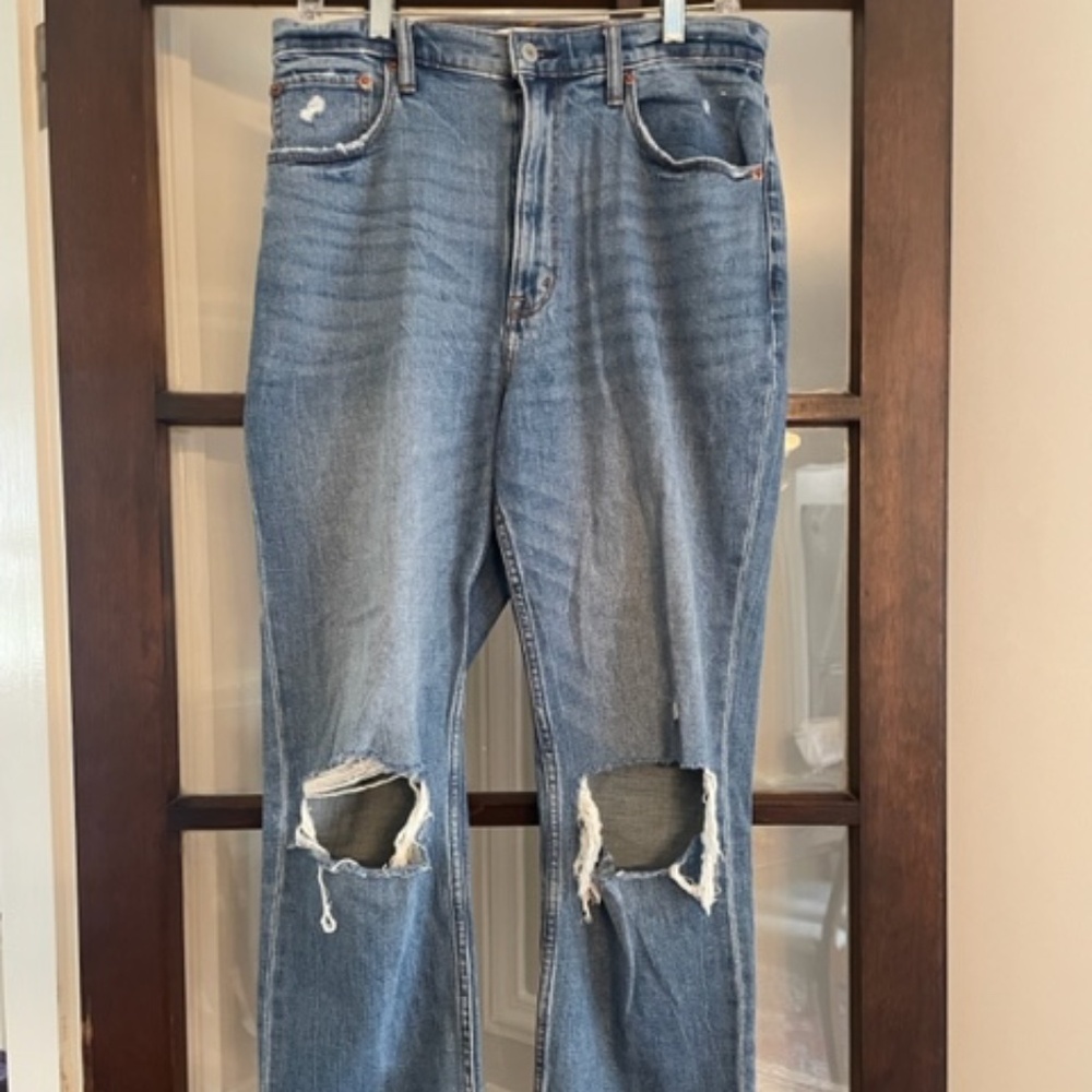 Abercrombie The Ankle Straight Ultra High Rise jean, distressed size 30